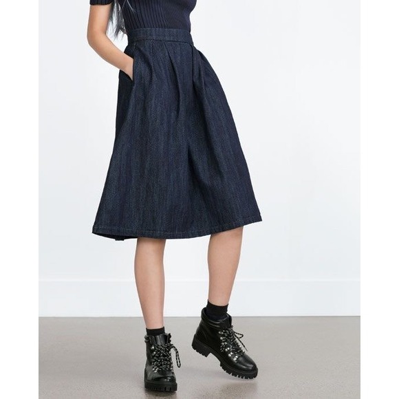 Zara Trafaluc Denim Skirt Pleated A Line Dark Cotton Pockets XS - Picture 1 of 6